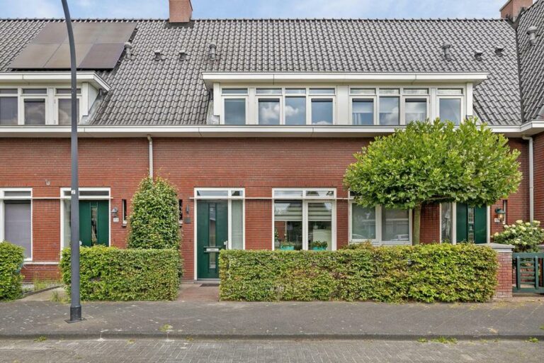 Valkenswaardstraat 111  | 5036 SJ Tilburg